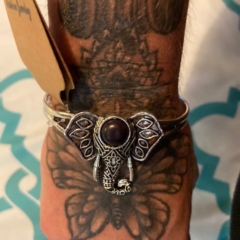 Silver and black onyx stone bracelet new